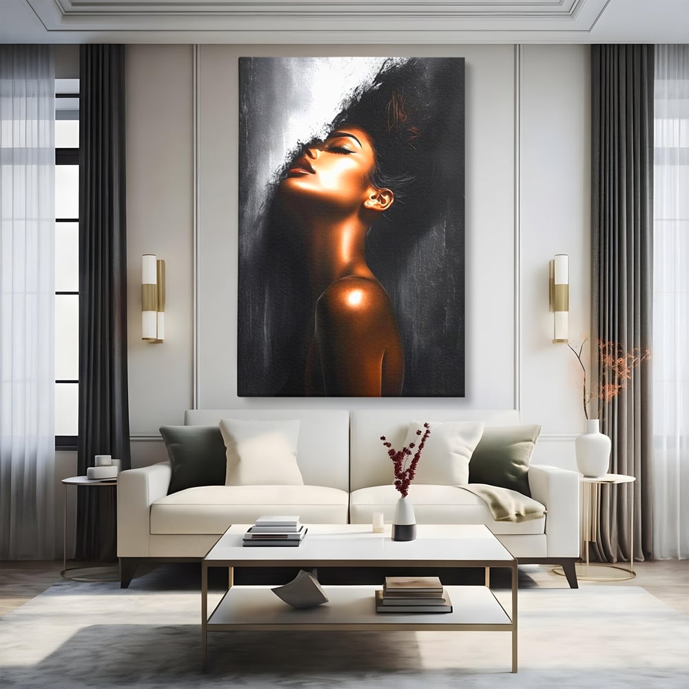 Tablou canvas cu tablou canvas cu portretul unei femei, fara rama, pe sasiu de lemn, pe perete intr-un living